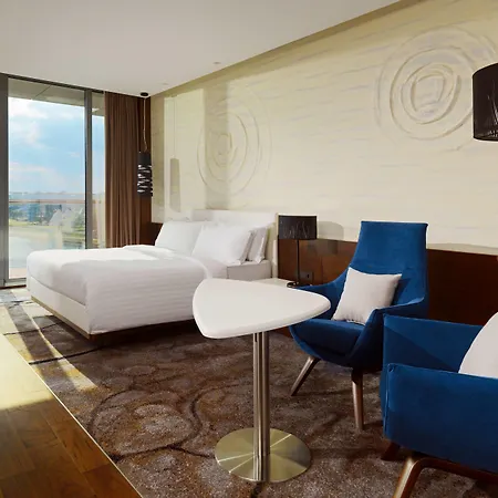 Marriott Hotel 5*